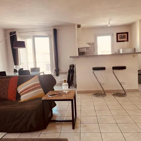 Au Charme Shakespearien De Appartement *